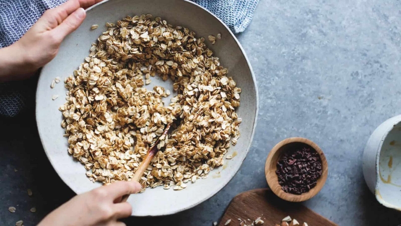 Cách làm granola bằng chảo và cách ăn granola đúng cách? 2
