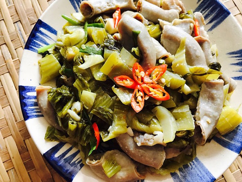 Cách làm lòng xào dưa cực kì đơn giản tại nhà