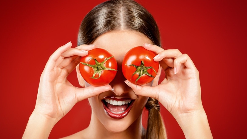 Cách làm mặt nạ cà chua chăm sóc da tại nhà chị em không thể bỏ qua 3