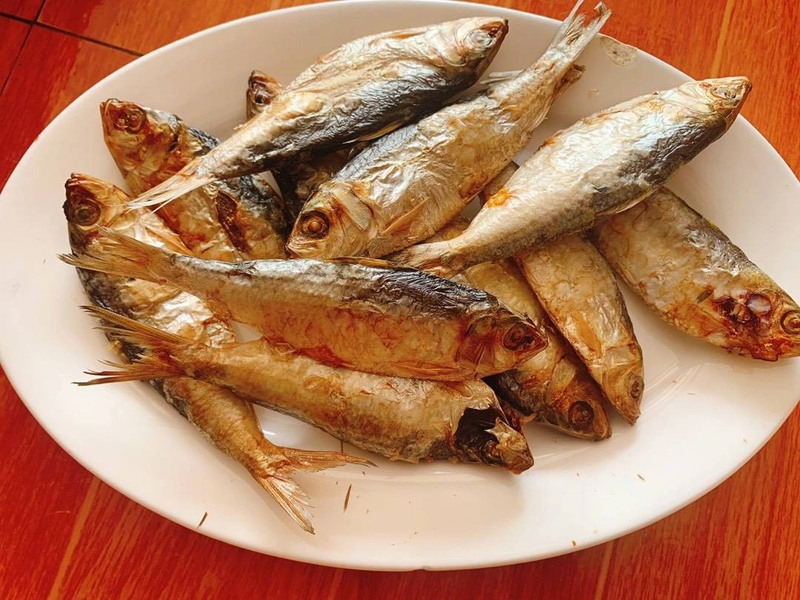 Cách nướng cá trích bằng nồi chiên không dầu 4