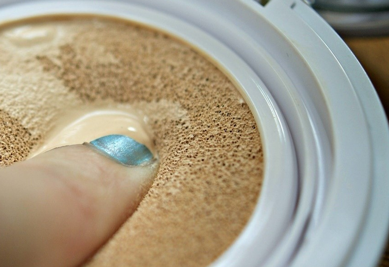 Mách bạn cách làm phấn nước tại nhà đơn giản dễ thực hiện 2