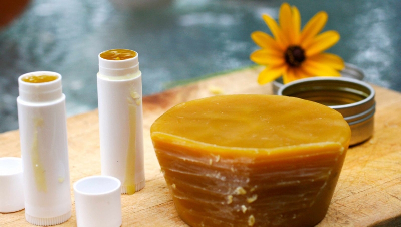 Cách làm son dưỡng môi đơn giản tại nhà cho cô nàng bận rộn 2