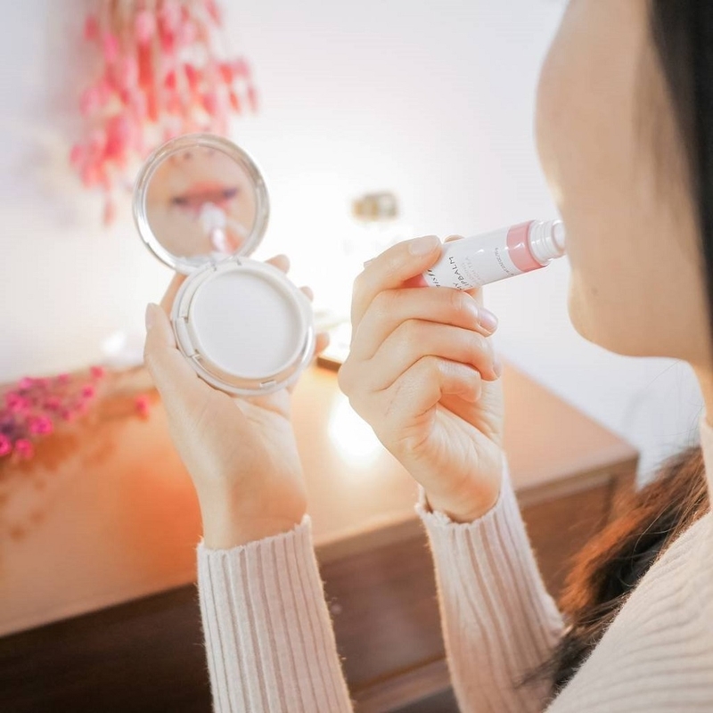 Cách làm son dưỡng môi trị thâm cực kỳ đơn giản 1