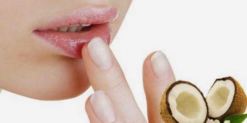 Cách làm son dưỡng môi trị thâm cực kỳ đơn giản 2