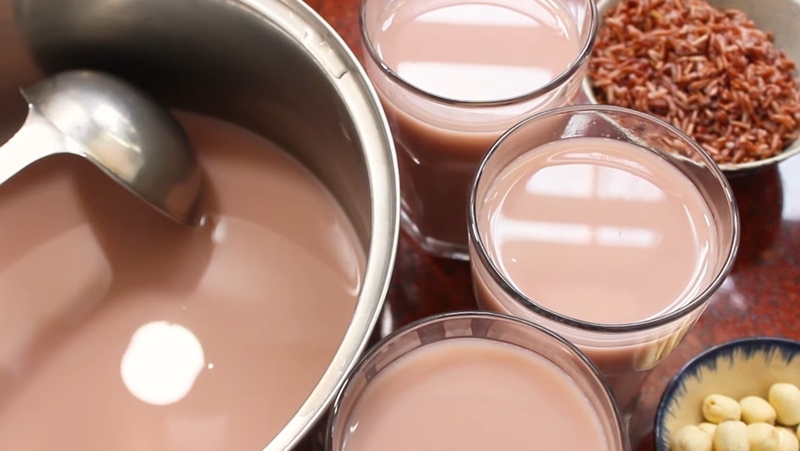 Cách nấu sữa gạo lứt hạt sen