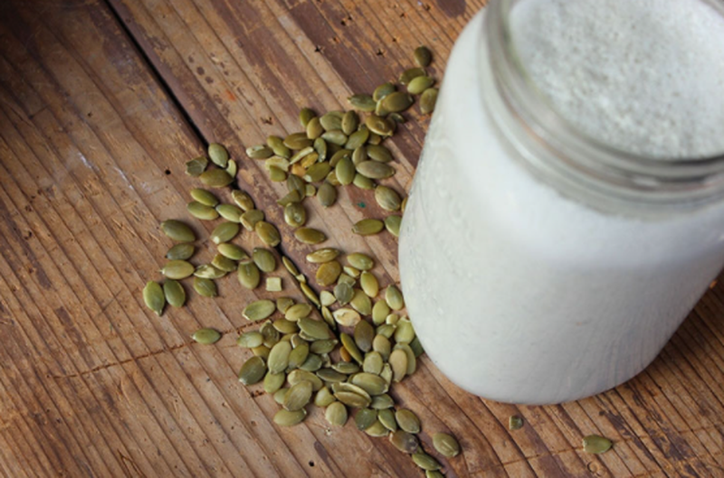 Cách làm sữa hạt bí xanh yến mạch thơm ngon lại siêu đơn giản, dễ thực hiện3