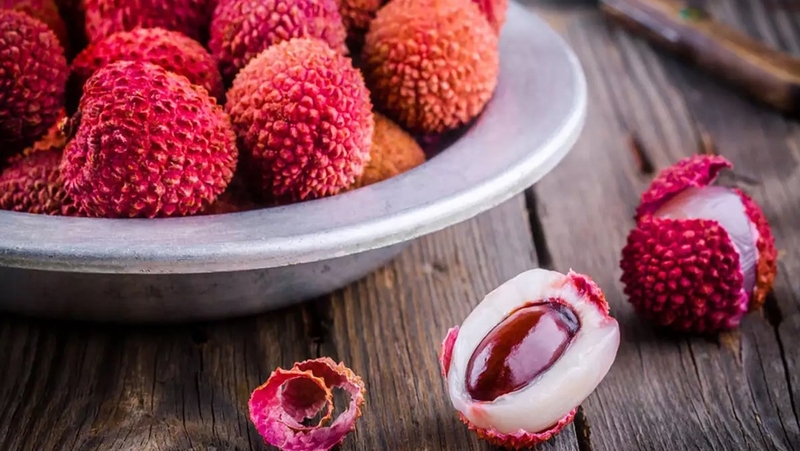 cách làm trà vải 1