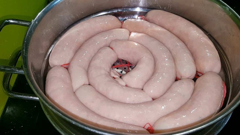 Bật mí cách làm xúc xích cực đơn giản ngay tại nhà 2