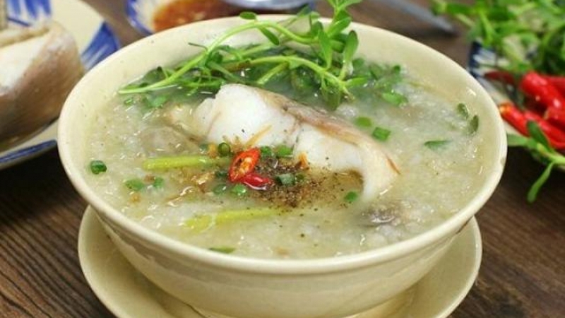 Hướng dẫn cách nấu cháo cá lóc ngon, bổ dưỡng dễ dàng tại nhà 5