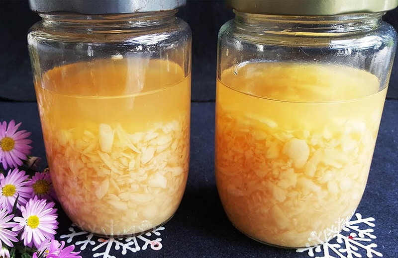 Cách sử dụng rượu tỏi chữa bệnh trĩ hiệu quả tại nhà 2