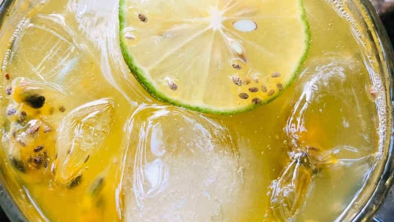 Cách pha chanh dây mật ong giải khát ngày nóng