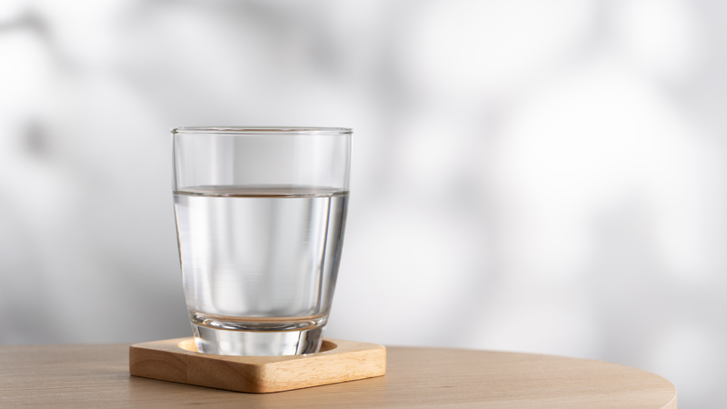 cach-pha-nuoc-70-do-khong-can-nhiet-ke-tai-nha-va-nhung-dieu-can-luu-y-khi-pha-sua-cho-be 3.png