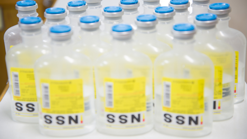 cach-pha-nuoc-muoi-sinh-ly-an-toan-tai-nha 4