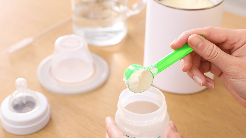 Lượng sữa thực tế cần điều chỉnh theo tháng tuổi và nhu cầu của trẻ