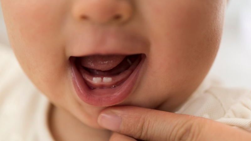 Cách pha thuốc hạ sốt cho trẻ sơ sinh 1