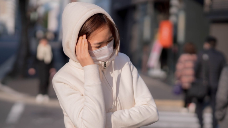 Đeo khẩu trang ở nơi đông người, bệnh viện, phương tiện công cộng