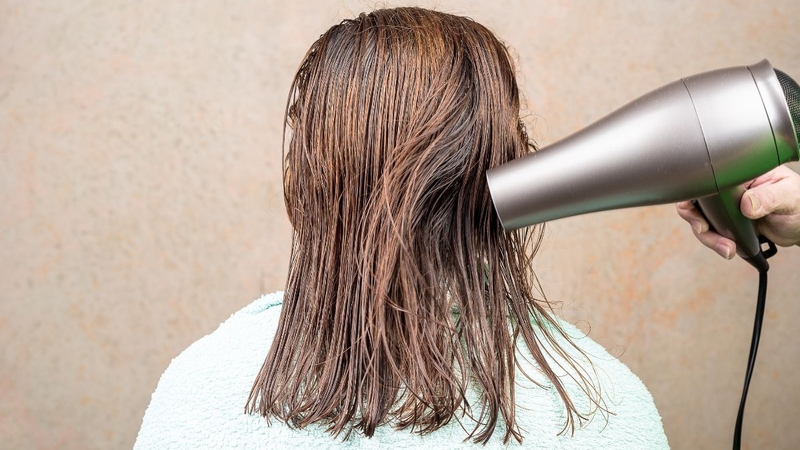 Cách phục hồi da đầu sau khi tẩy tóc đơn giản, dễ thực hiện 3