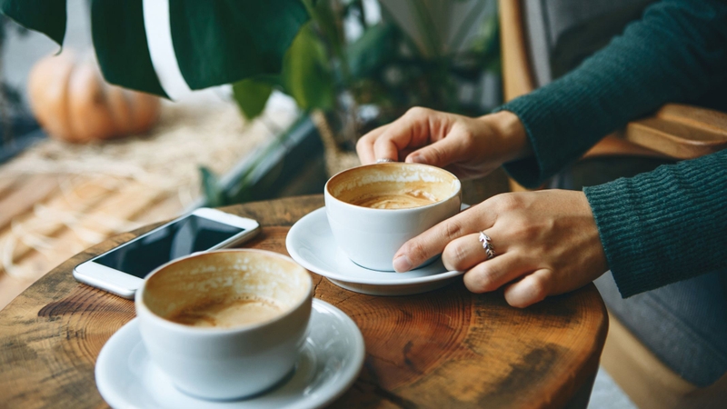 Không sử dụng caffeine trong ít nhất 30 phút trước khi đo