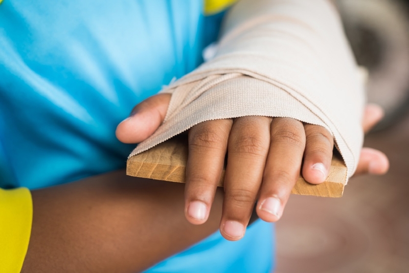 Cách sơ cứu cho người bị gãy xương 4