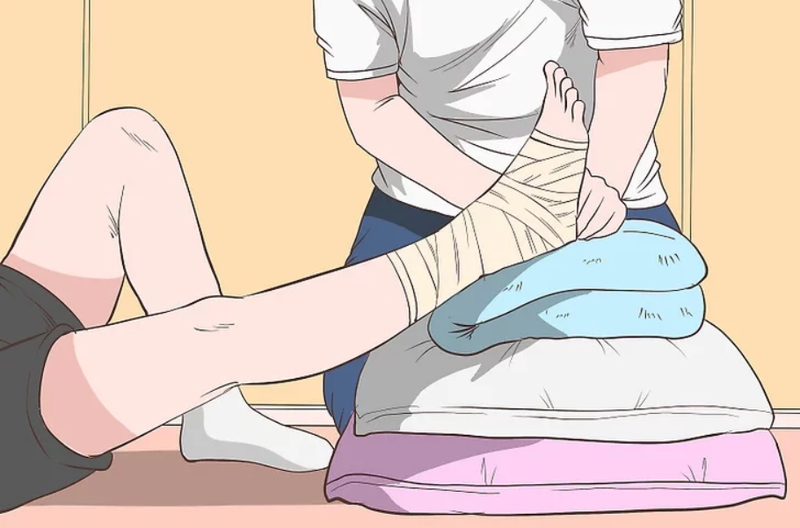 cách sơ cứu khi bị lật cổ chân 1