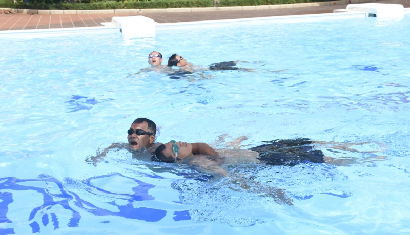 Cách sơ cứu người bị đuối nước 2