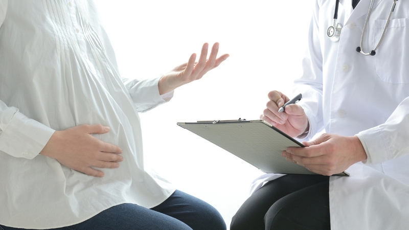 Phụ nữ mang thai, người bệnh mạn tính nên hỏi bác sĩ trước khi dùng nước lá vối