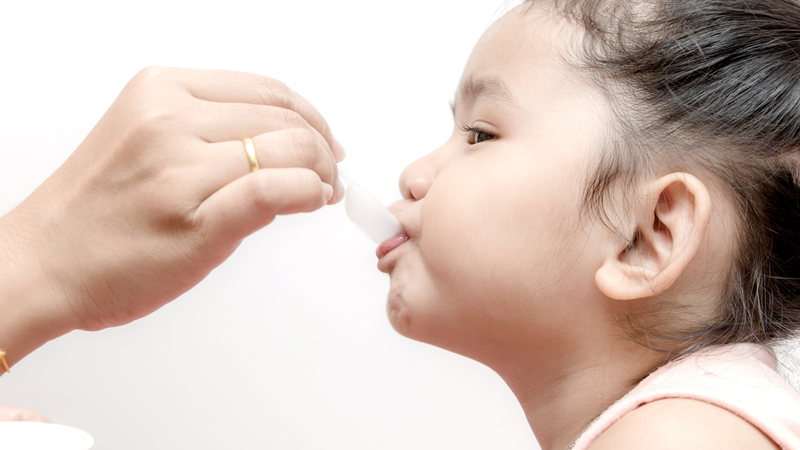Cha mẹ không tự ý tăng liều hoặc kết hợp nhiều sản phẩm chứa vitamin D