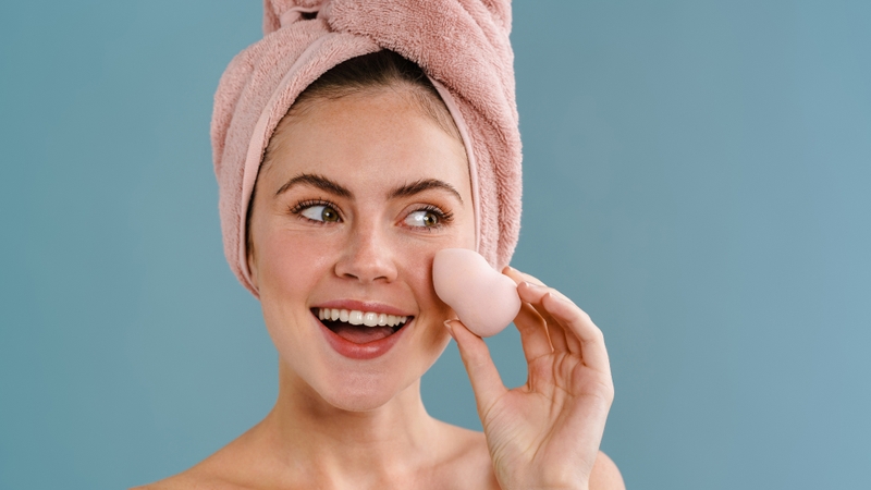 Cách sử dụng mút trang điểm đúng chuẩn giúp lớp nền mịn đẹp tự nhiên 1