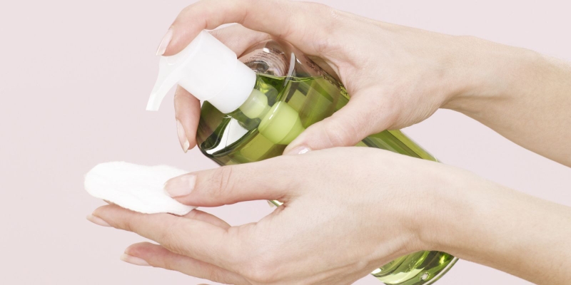 Cách sử dụng nước tẩy trang để có làn da sạch khỏe 3