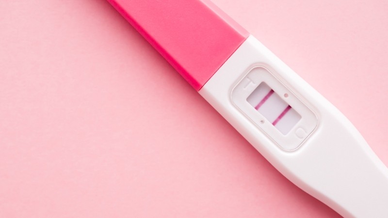 Que thử rụng trứng được phân loại dựa trên loại hormone mà thiết bị có khả năng phát hiện