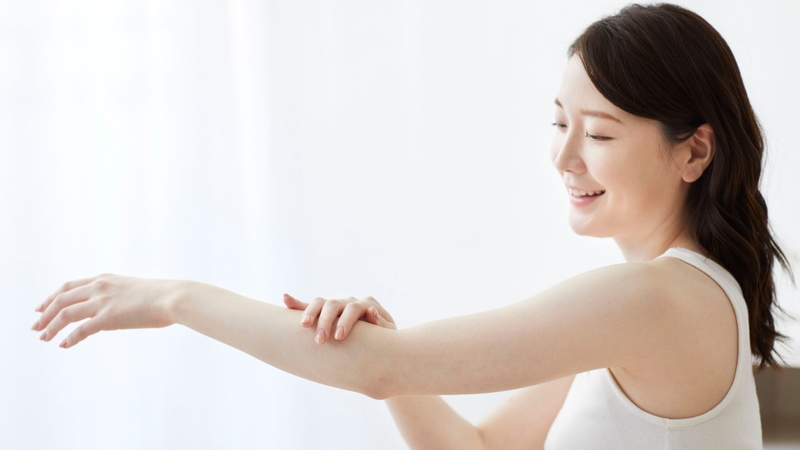 Body lotion có kết cấu lỏng nhẹ, hàm lượng nước cao, thẩm thấu nhanh, thích hợp cho da khô nhẹ