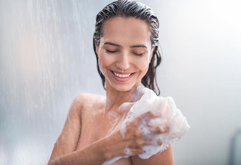 Cách sử dụng sữa tắm và tẩy tế bào chết cho body hiệu quả nhất 4