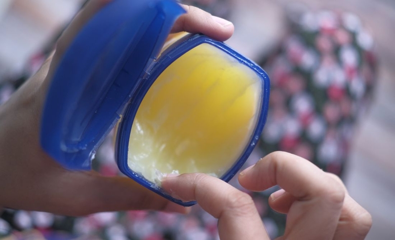 Hướng dẫn cách sử dụng Vaseline cho da mặt 3