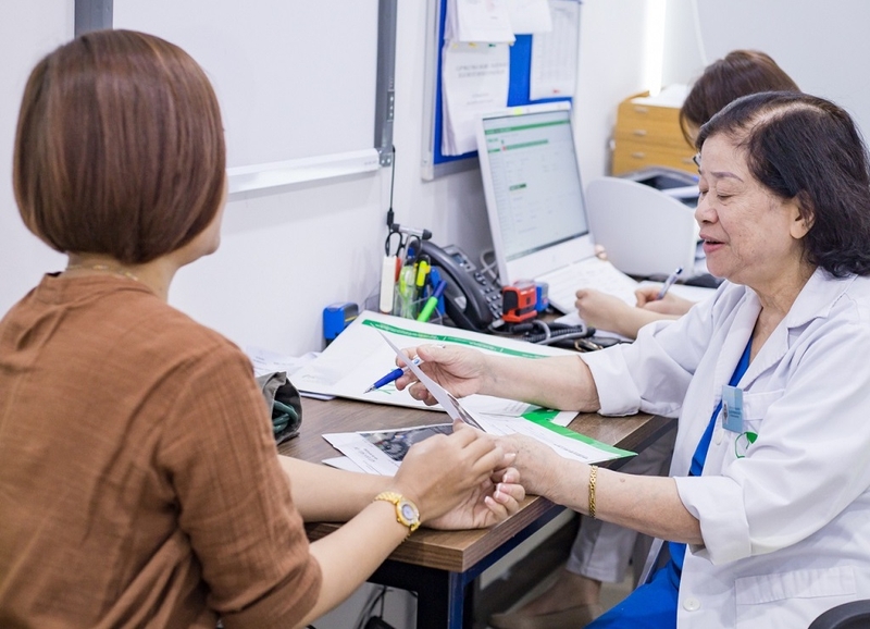 Cách sử dụng viên đặt hậu môn giảm đau sau sinh mổ và một số lưu ý khi sử dụng 4