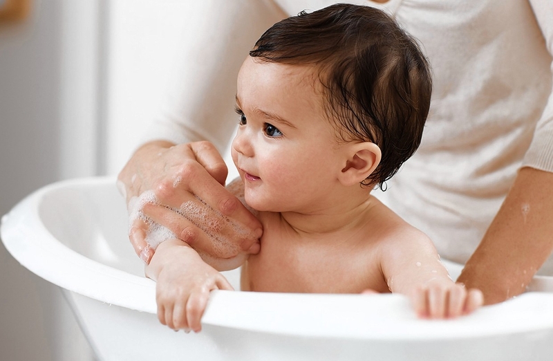 Cách tắm lá riềng cho trẻ sơ sinh và lưu ý mẹ cần biết 1