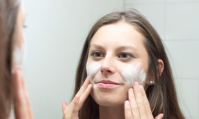 Cách trị mụn bằng phấn rôm có hiệu quả không? Áp dụng thế nào 3