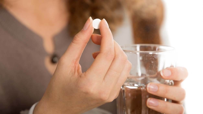 Cách trị mụn do dị ứng mỹ phẩm 5