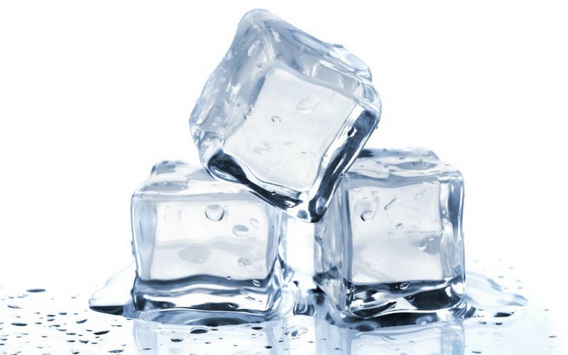 trị thâm mắt lâu năm bằng nước đá lạnh