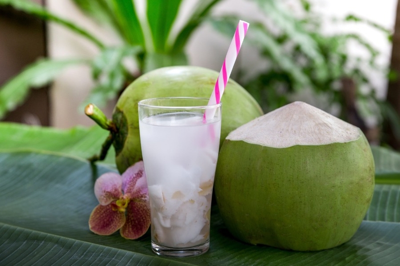 Cách uống nước dừa giảm mỡ bụng tại nhà 2