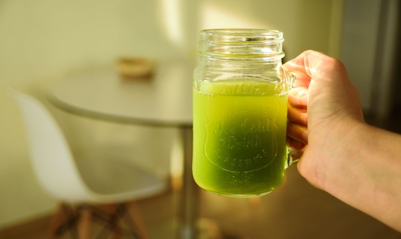 Cách uống nước ép cần tây giảm cân cho người mới bắt đầu 1