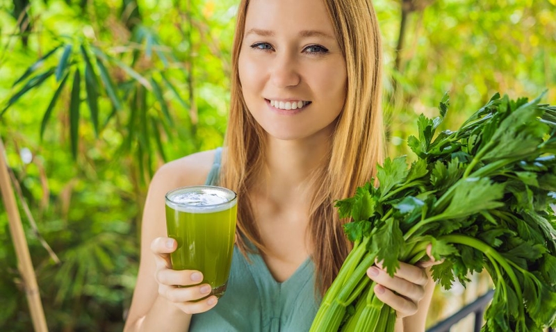 Cách uống nước ép cần tây giảm cân cho người mới bắt đầu 3