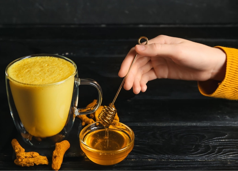 Cách uống tinh bột nghệ đẹp da không phải ai cũng biết 3