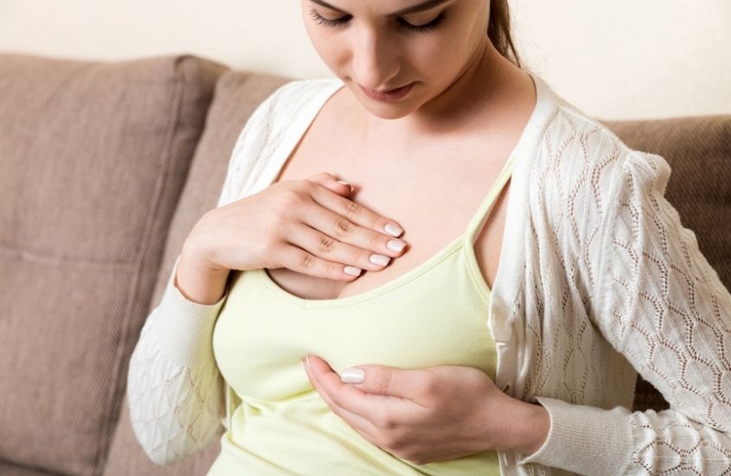 Cách vắt sữa mẹ bằng tay cực kì hiệu quả mẹ bỉm nên biết 2