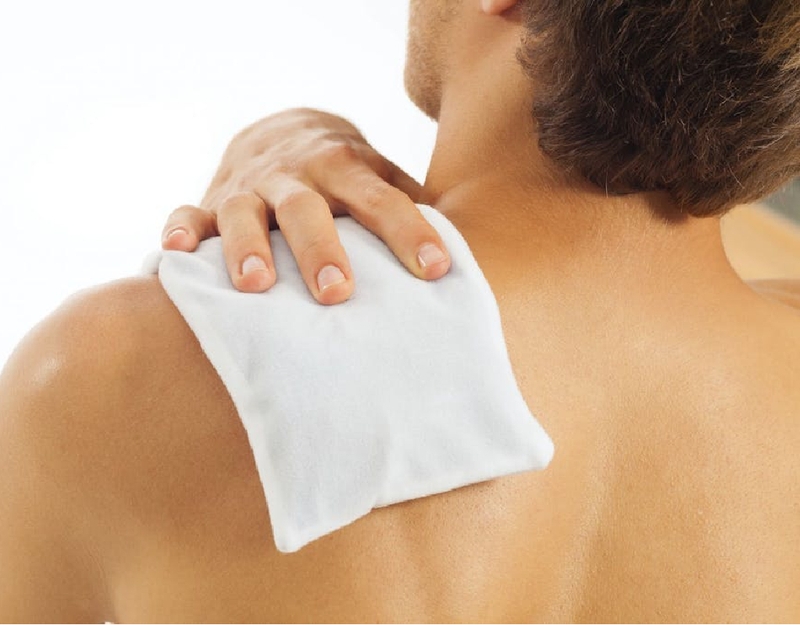 Cách xử lý đánh cầu lông bị đau vai đơn giản cho bạn 3