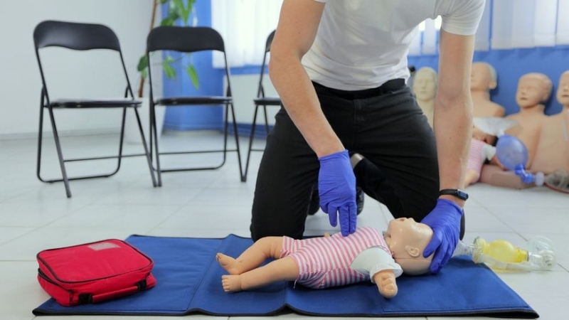 Cách xử lý khi trẻ bị hóc đồ ăn: Hướng dẫn chi tiết cho phụ huynh 4