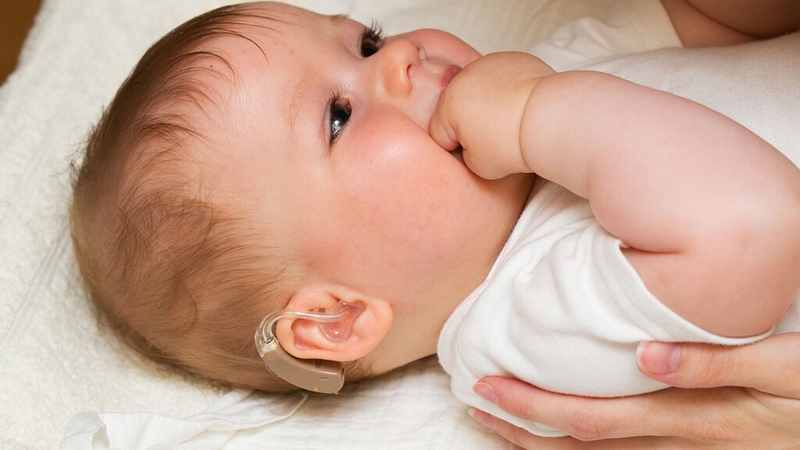 Câm bẩm sinh có bị điếc không? Cách phát hiện trẻ bị điếc và phương pháp điều trị 3
