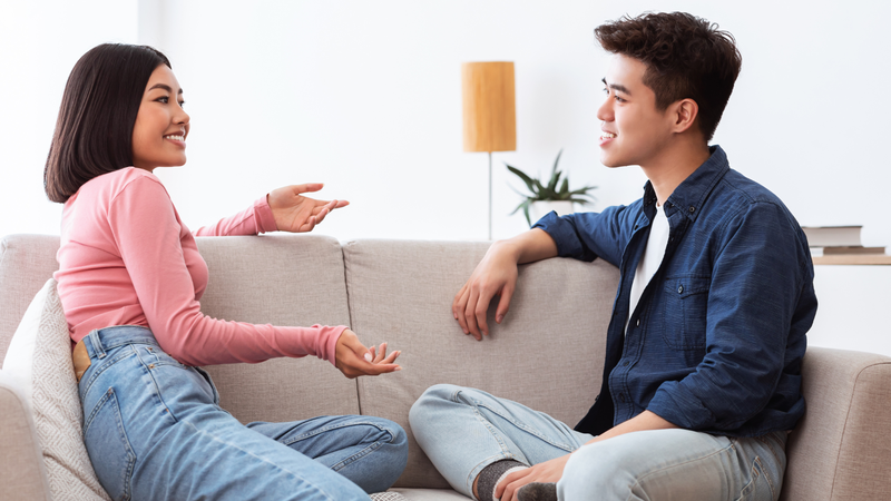 Người có cảm giác an toàn thường dễ giao tiếp, chia sẻ suy nghĩ và cảm xúc hơn