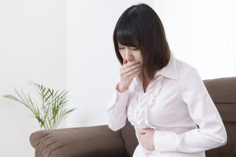 Cảm giác buồn nôn ở cổ họng nhưng không nôn được do đâu?1