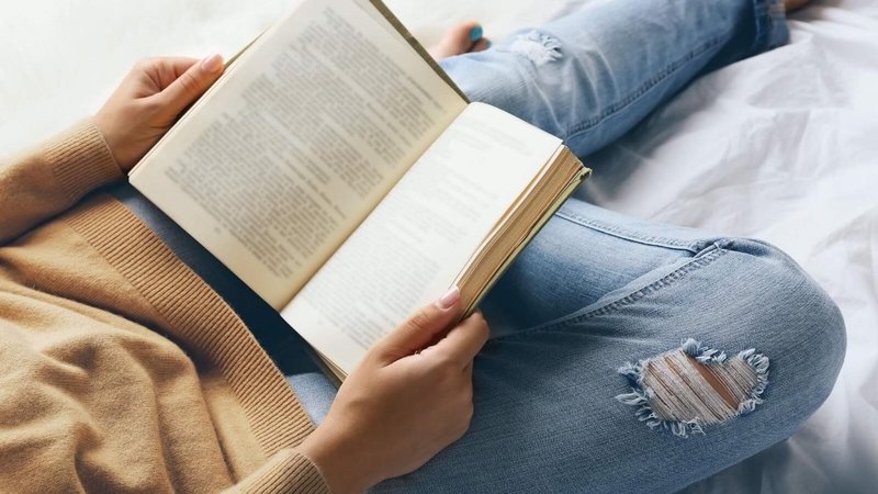 Đọc sách là một trong những cách giúp cải thiện cảm giác không muốn làm gì