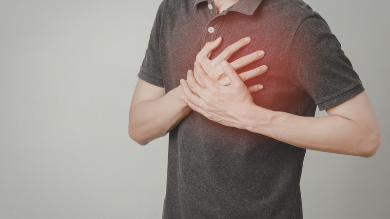 Cảm giác nén ngực có thể là dấu hiệu của nhiều bệnh lý khác nhau
